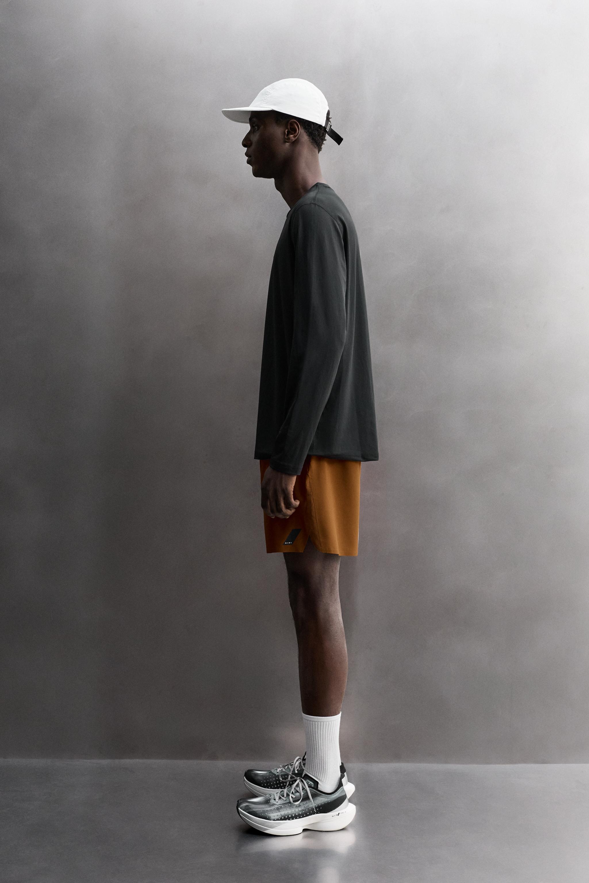 BASIC LONG SLEEVE TECHNICAL T-SHIRT